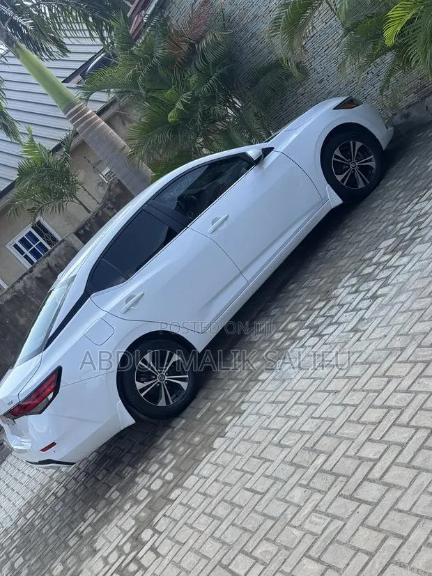 Nissan Sentra SV 2021 White · Photo 1