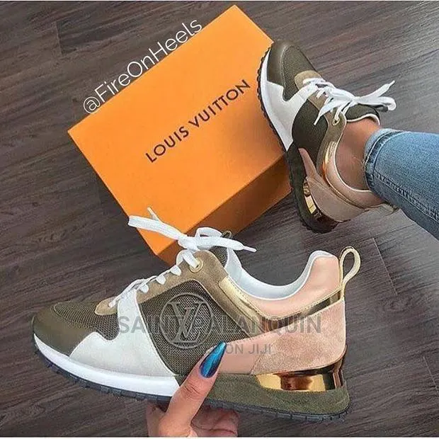 Louis Vuitton Sneak · Photo 1