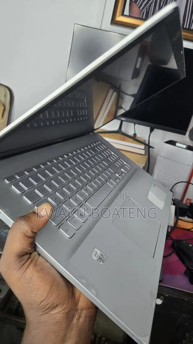 Laptop Asus VivoBook Pro 17 N705UQ 20GB Intel Core i5 HDD+SSD 1.5T · Photo 1
