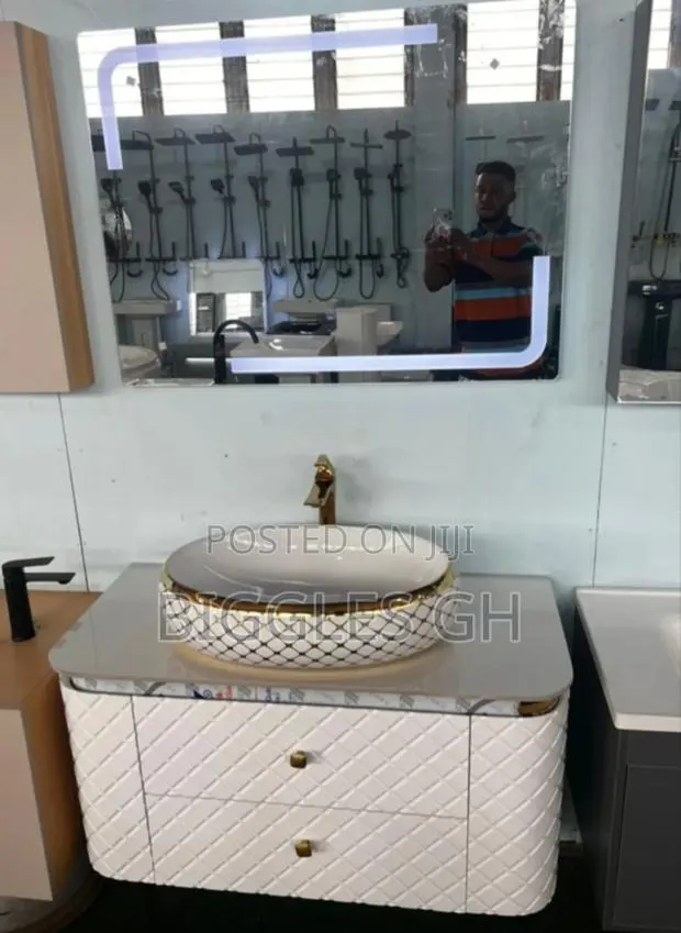 Countertop Cabinet Basin With Led Mirror · Photo 1