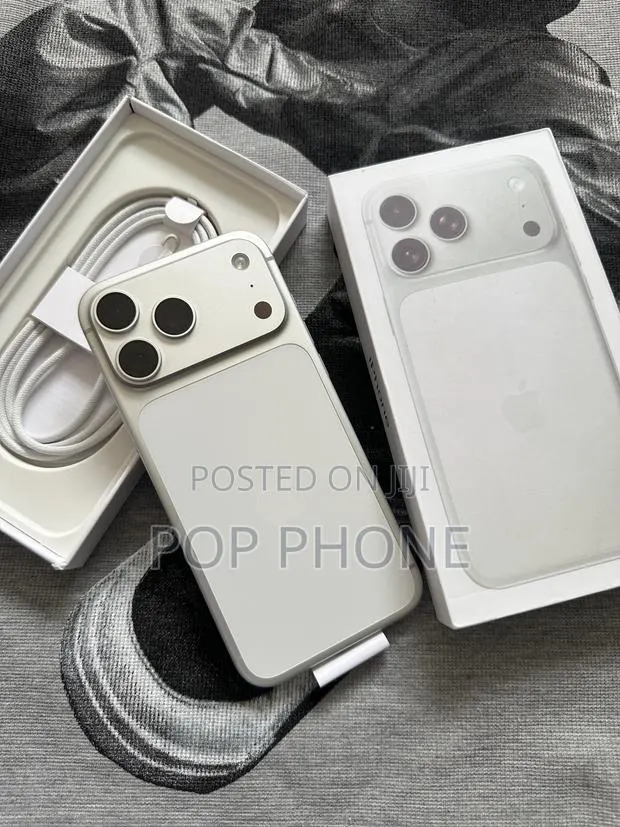 New Apple iPhone 17 Pro Max 512 GB Silver · Photo 1