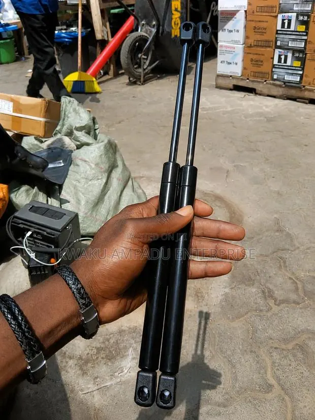 Car Boot Shocks - Gas Struts · Photo 1