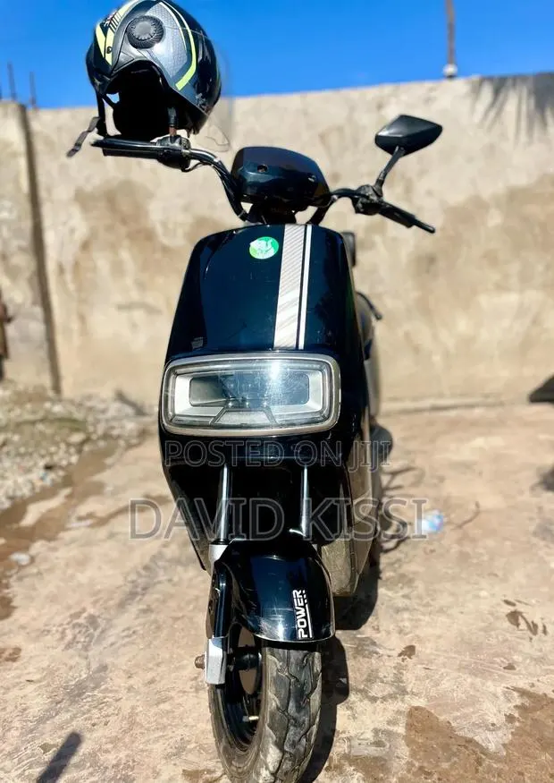 Motorcycle 2025 Black · Photo 1