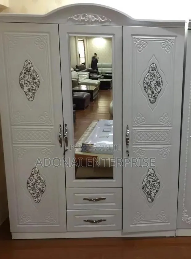Most Eloquent White 3doors Wardrobe · Photo 1