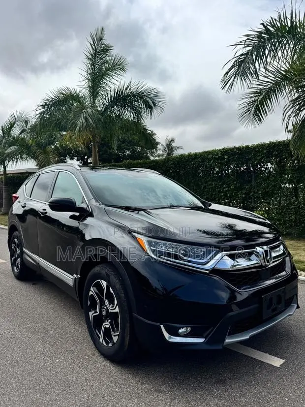 Honda CR-V Touring AWD 2019 Black · Photo 1
