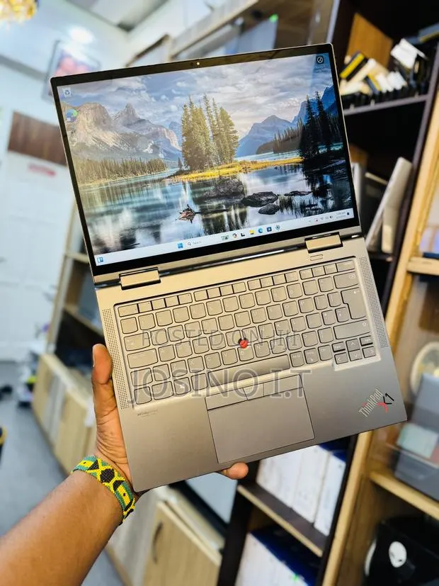 Laptop Lenovo ThinkPad X1 Yoga 16GB Intel Core i5 SSD 512GB · Photo 1
