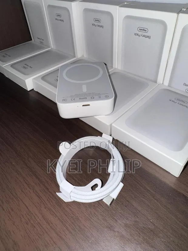 Magnetic Power Bank · Photo 1