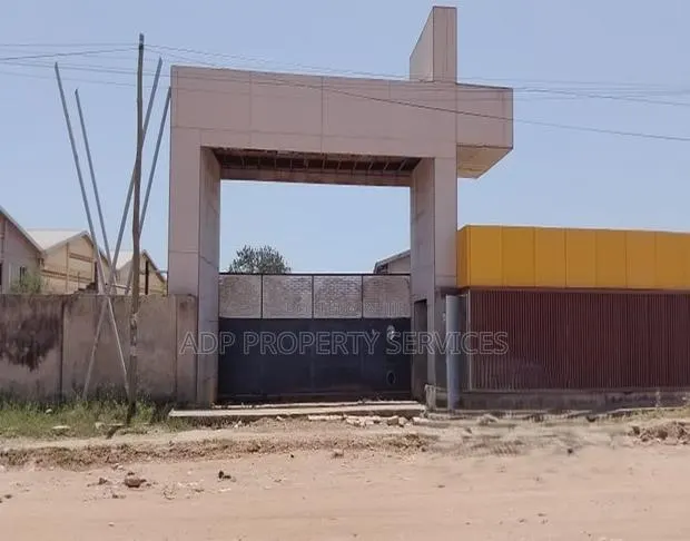 Industrial Land + Warehouse for Sale – Spintex on Motorway, Accra! · Photo 1