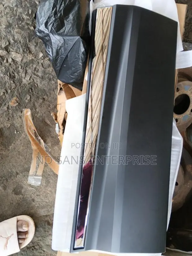 Honda HRV Door Molding · Photo 1