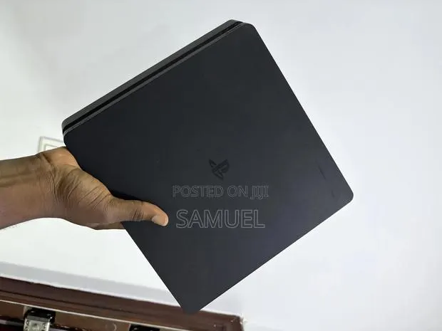Ps4 Slim With Loaded Games · Photo 1