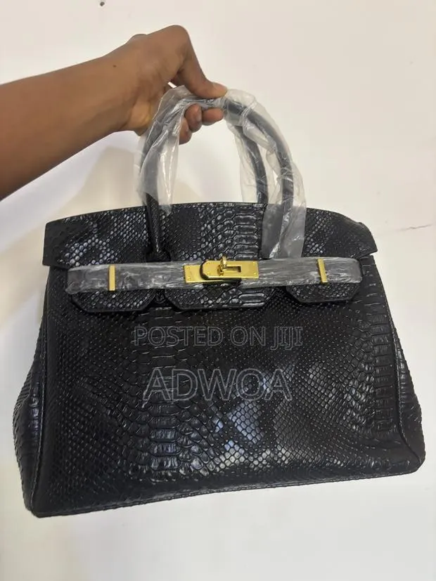 Beautiful Ladies Bag · Photo 1