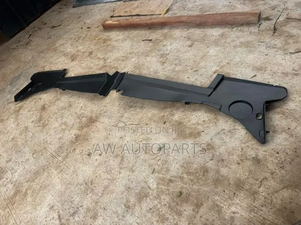 Dodge Challenger 2015 Radiator Upper Cover · Photo 1