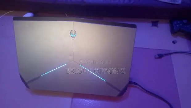 Laptop Alienware 15 R2 8GB Intel Core i7 SSHD (Hybrid) 128GB · Photo 1