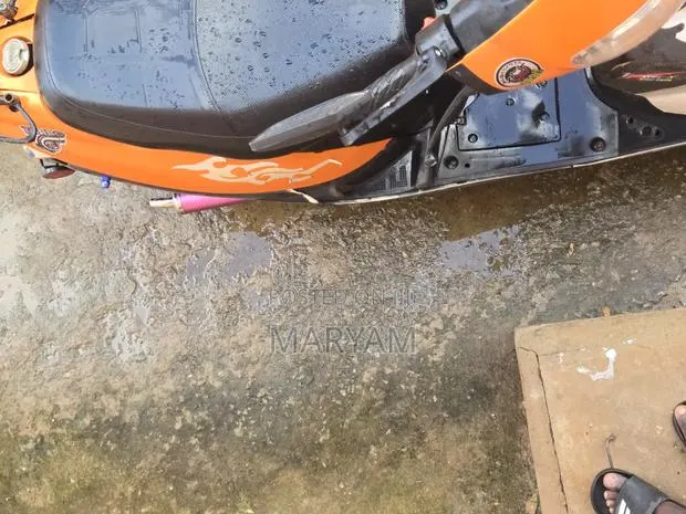 Yamaha 2025 Orange · Photo 1