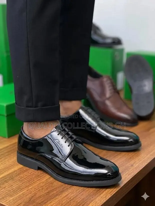 Authentic Clarks Mirror Shoe · Photo 1