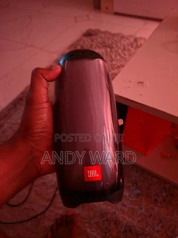 JBL Pulse 4 · Photo 1