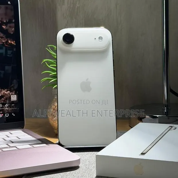 New Apple iPhone Air 256 GB Gray · Photo 1