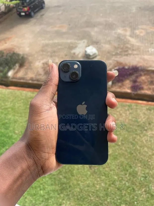 Apple iPhone 13 128 GB Blue · Photo 1