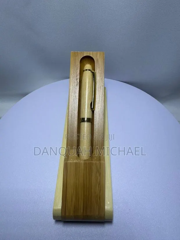 Wooden Pen in Flip Box · Photo 1
