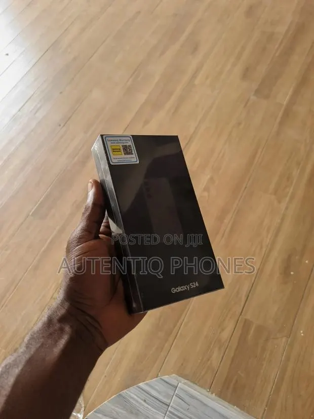 New Samsung Galaxy S24 128 GB Black · Photo 1