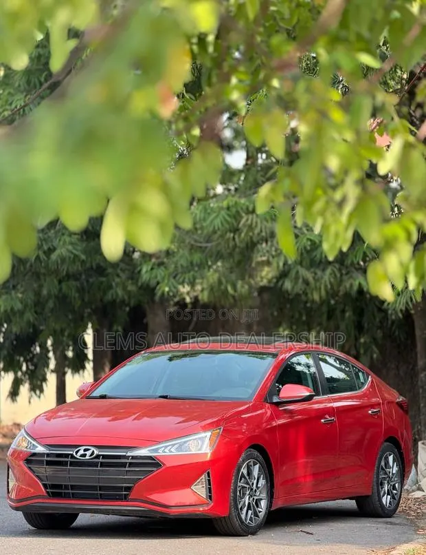 Hyundai Elantra Limited 2019 Red · Photo 1