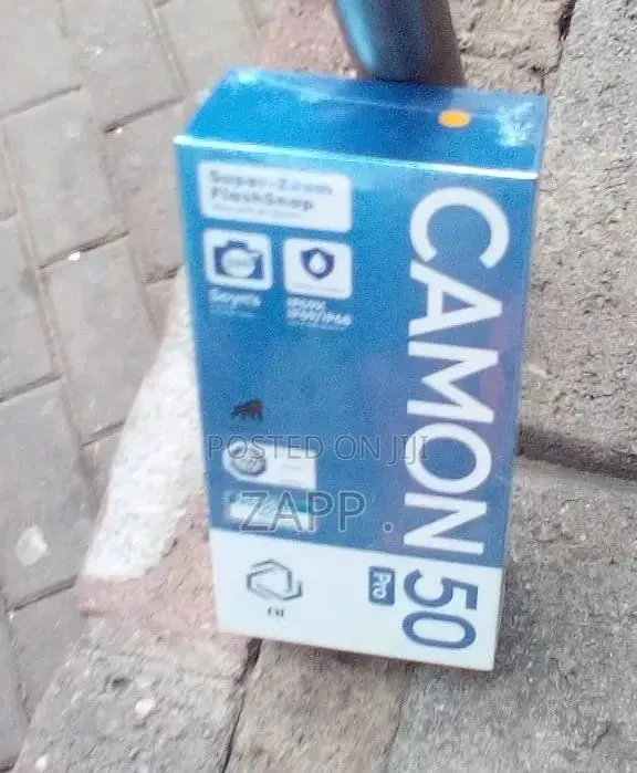 New Tecno Camon 50 Pro 256 GB Blue · Photo 1