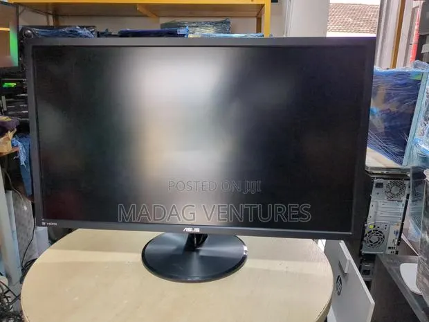 ASUS Vp28u · Photo 1