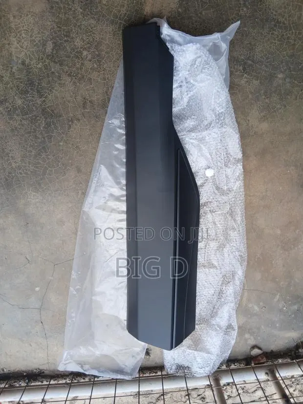 Nissan Rogue 2023 ,2024 ,2025 Back Door Moulding · Photo 1