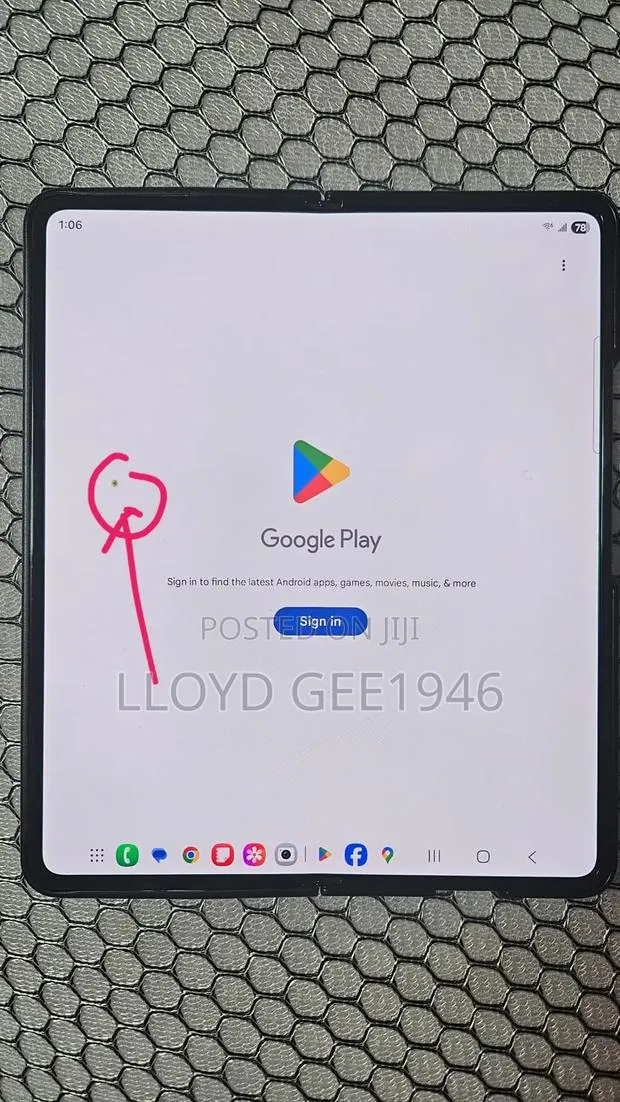 Samsung Galaxy Z Fold4 256 GB Black · Photo 1