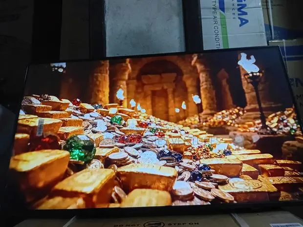 Samsung 43” Smart Digital Tv With Brilliant Colors · Photo 1