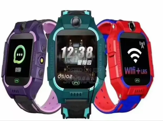 Teen Smart Watch With Tracker · Photo 1