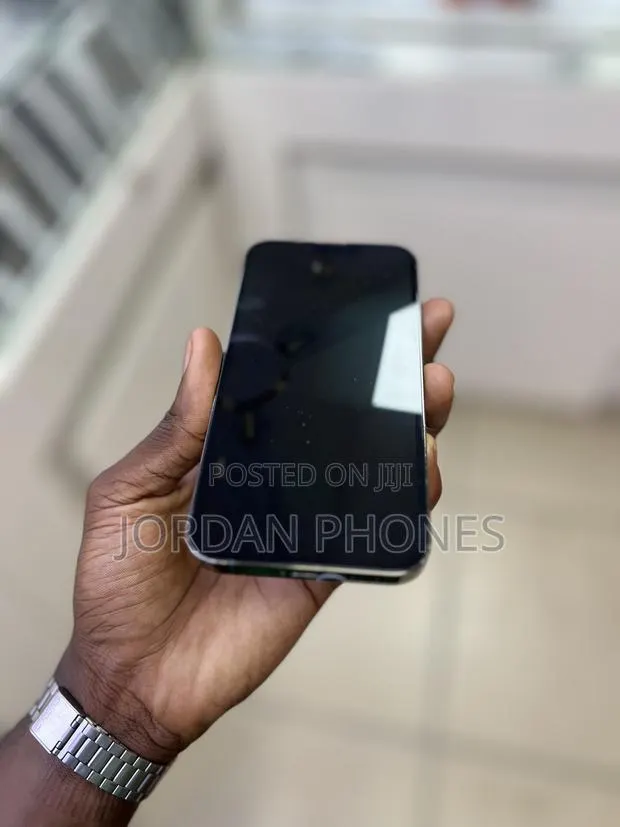 Apple iPhone 13 Pro 256 GB Green · Photo 1