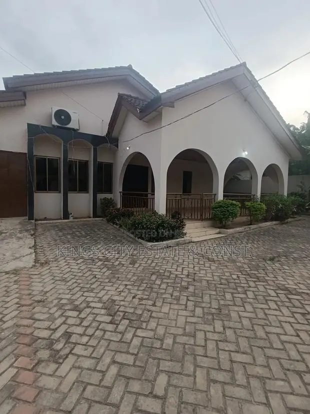 4bdrm House in Atomic-Roundabout, Ashomang Estate for rent · Photo 1