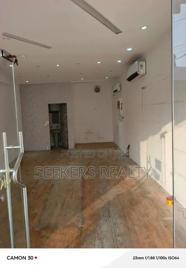 Contemporary Shop on a Busy Street at Labone for Rent · Photo 1