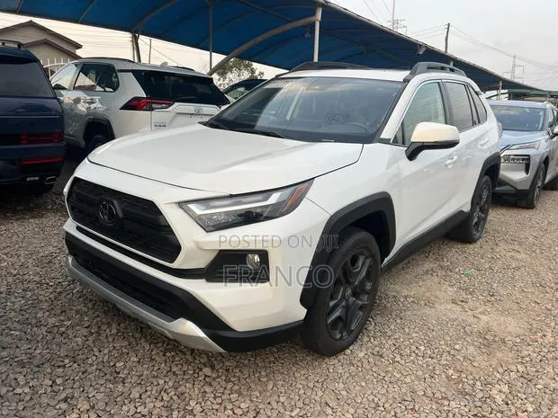 Toyota RAV4 Adventure AWD 2023 White · Photo 1