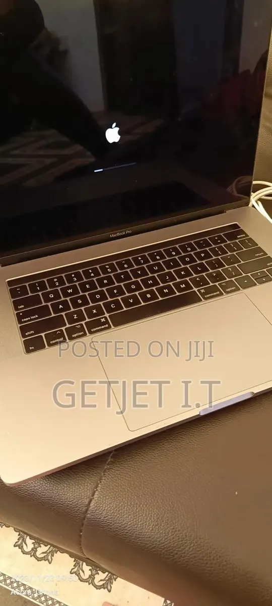 Laptop Apple MacBook Pro 2019 16GB Intel Core I7 SSD 512GB · Photo 1