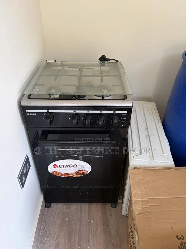 Slughtly Used Chigo 4 Gas Burner With Gas Oven and Electric Grill