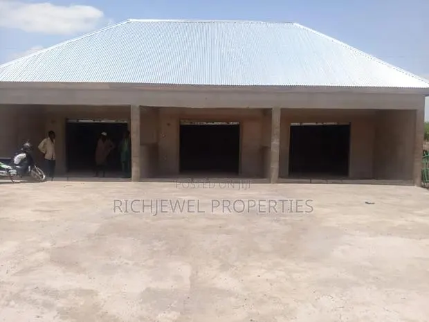 New Shops for Rent on the Nyankpala Road · Photo 1
