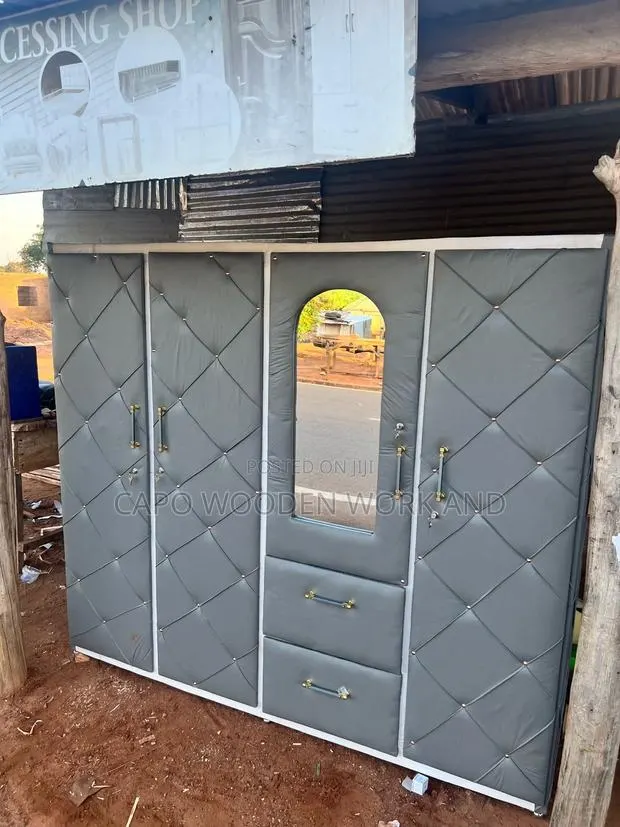 4 in 1 Leather Wardrobe · Photo 1