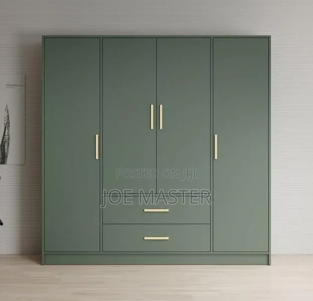 Laminated Wardrobe · Photo 1
