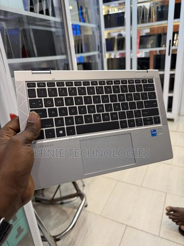 Laptop HP EliteBook 830 G8 16GB Intel Core i5 SSD 256GB · Photo 1