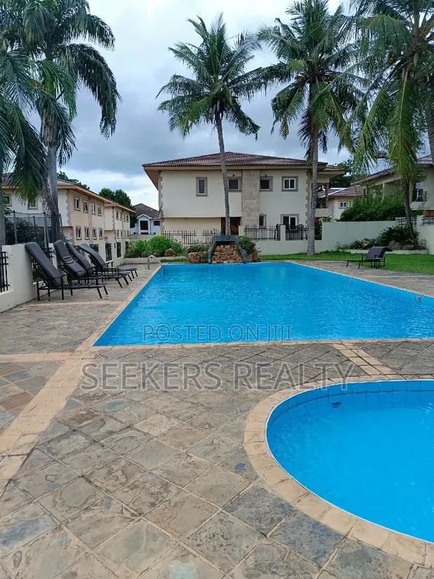 4bdrm Townhouse / Terrace in Seekers Realty, Cantonments for Rent · Photo 1