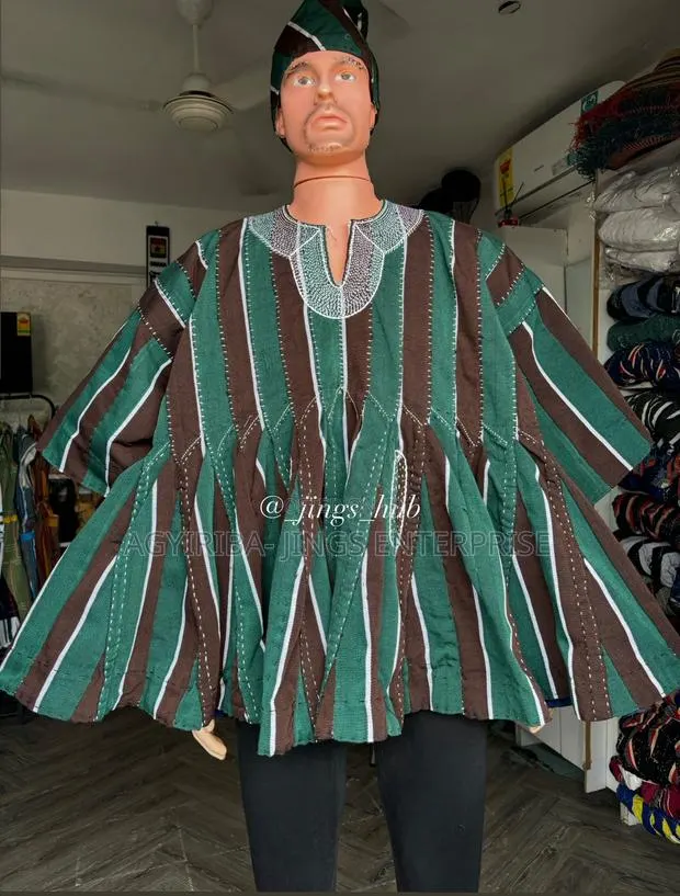 Green and Brown Smock for Men · Photo 1