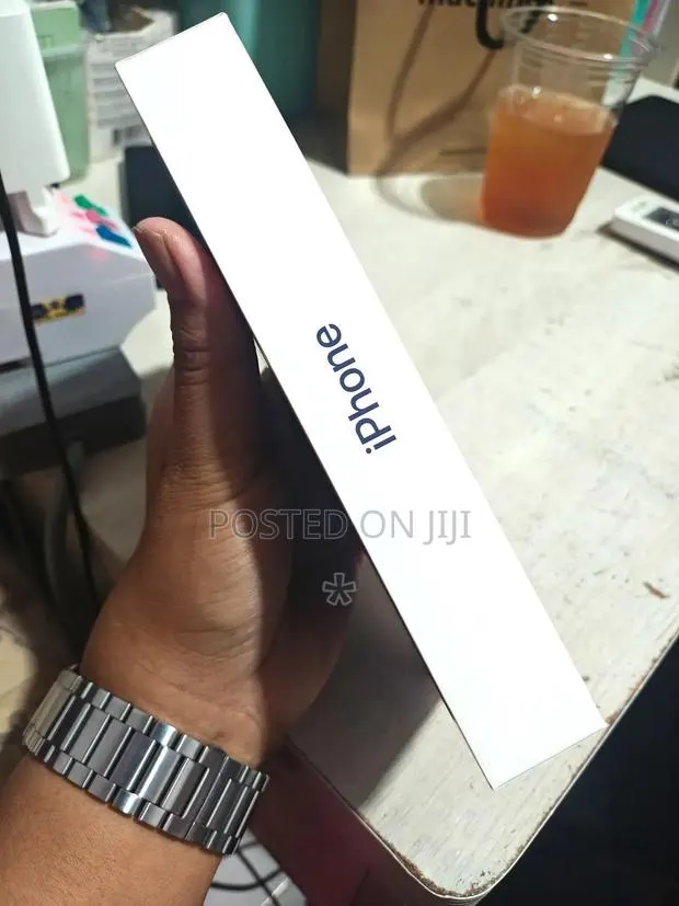 New Apple iPhone 17 Pro Max 512 GB Blue · Photo 1
