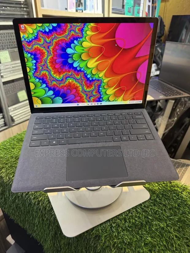 Laptop Microsoft Surface Laptop 4 8GB Intel Core i5 SSD 256GB · Photo 1