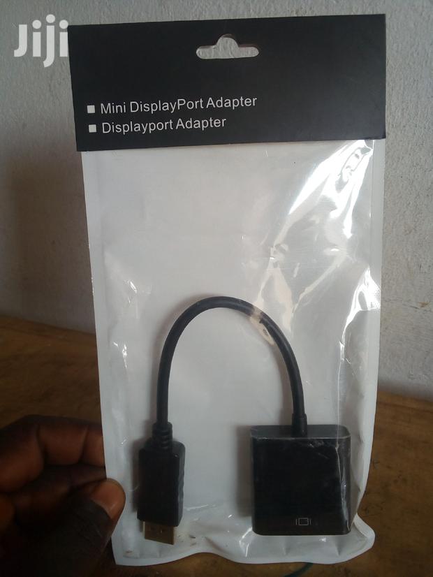 Display Port to HDMI Adapter · Photo 1
