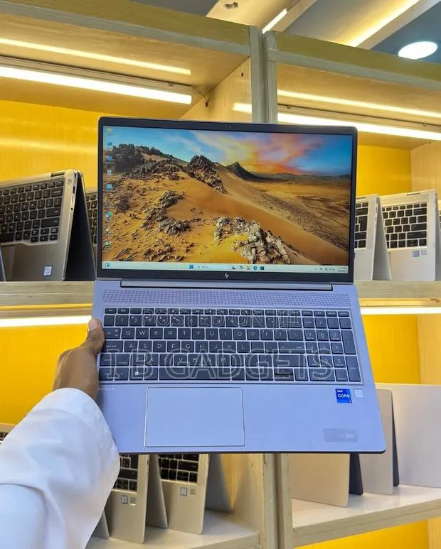 Laptop HP ZBook Firefly G8 16GB Intel Core i7 SSD 256GB · Photo 1