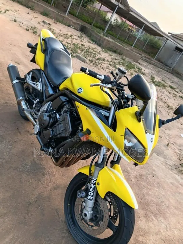 Yamaha FZ 2015 Yellow · Photo 1