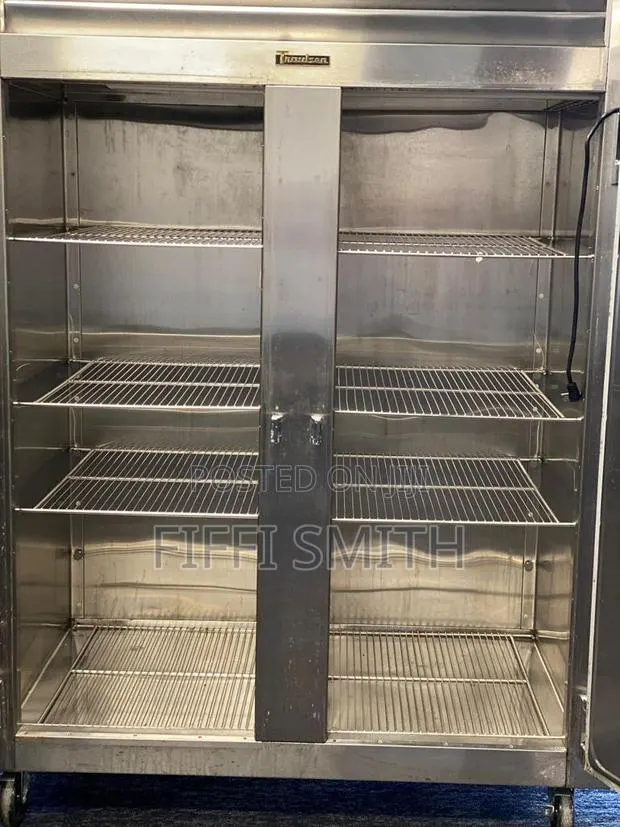 Traulsen G22010 Top Mounted Reach-in Refrigerator · Photo 4