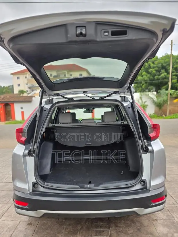 Honda CR-V 2021 Silver · Photo 1